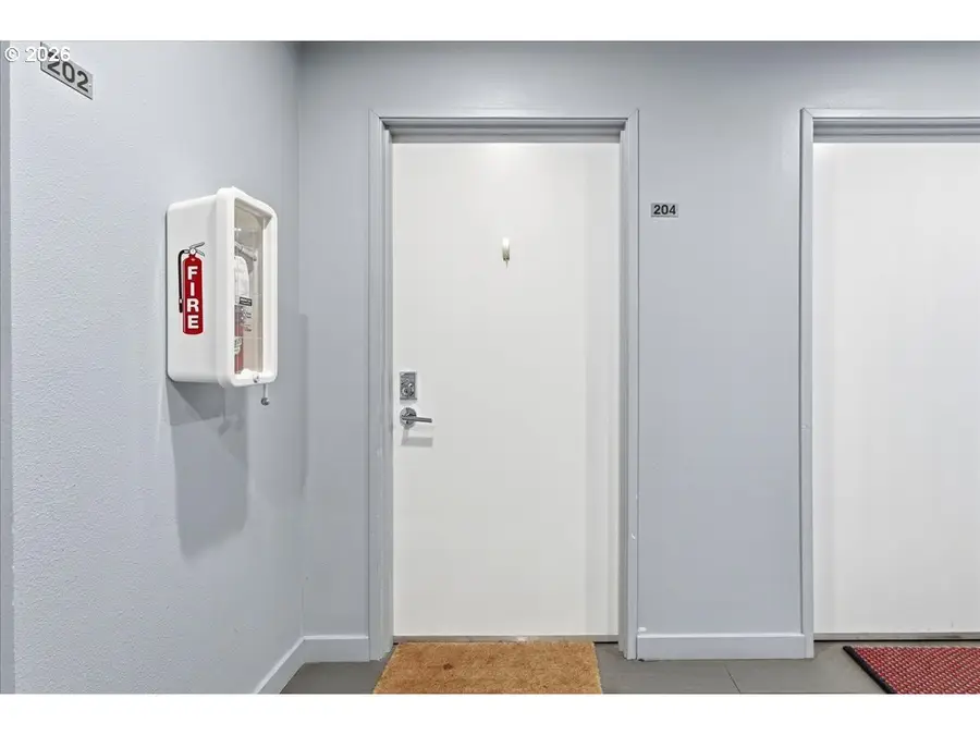1480 N Jarrett St #204, Portland, OR 97217 - #3