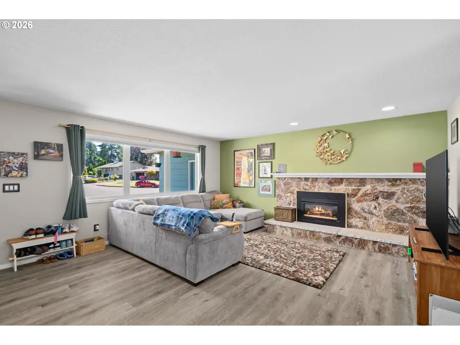 18385 SW Division St, Beaverton, OR 97078 - #3