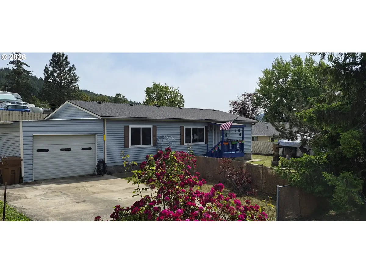 127 Clark St, Tri City, OR 97457 - #1