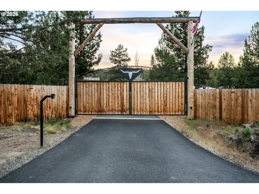 2609 NW 101st Ln, Redmond, OR 97756 - #2