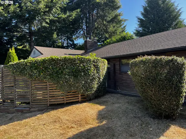 1650 N 17th St, CoosBay, OR 97420