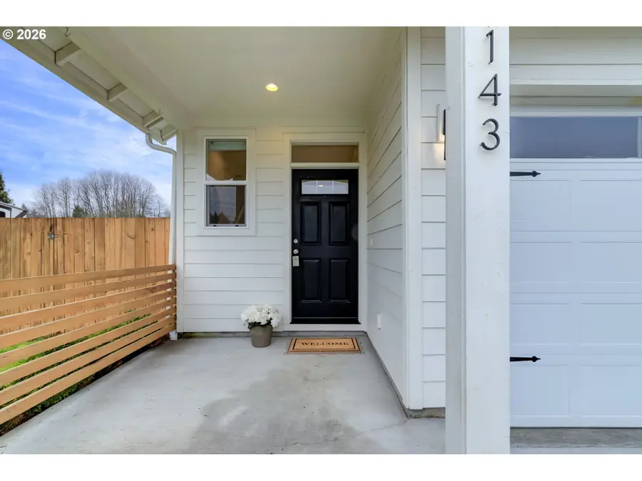 143 W Christy Ct, Yacolt, WA 98675 - Image #2