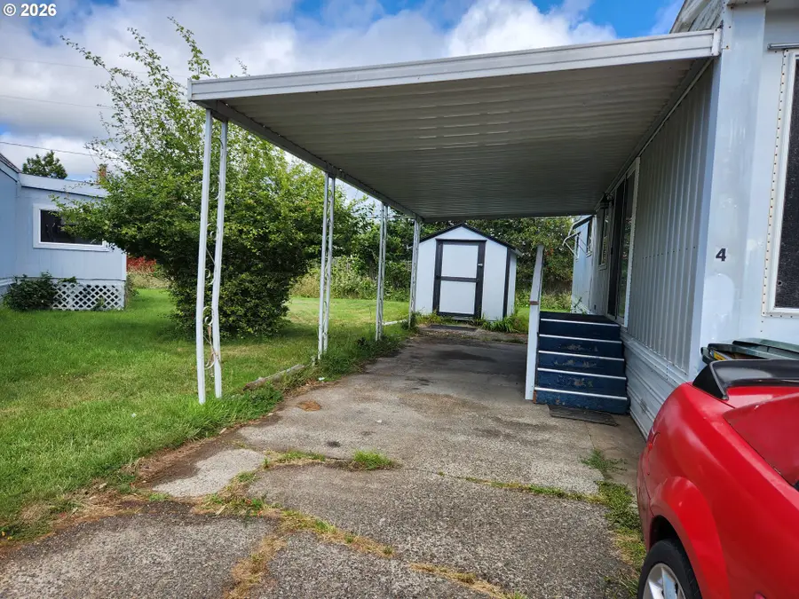 1413 Hawthorne Ave, Reedsport, OR 97467 - #2