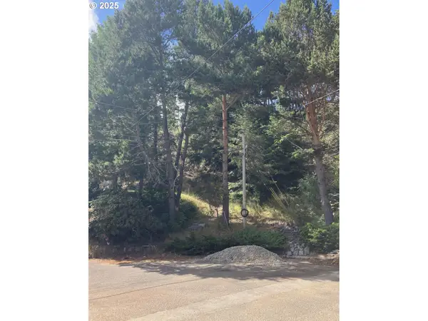 Fir St #06800, NorthBend, OR 97459