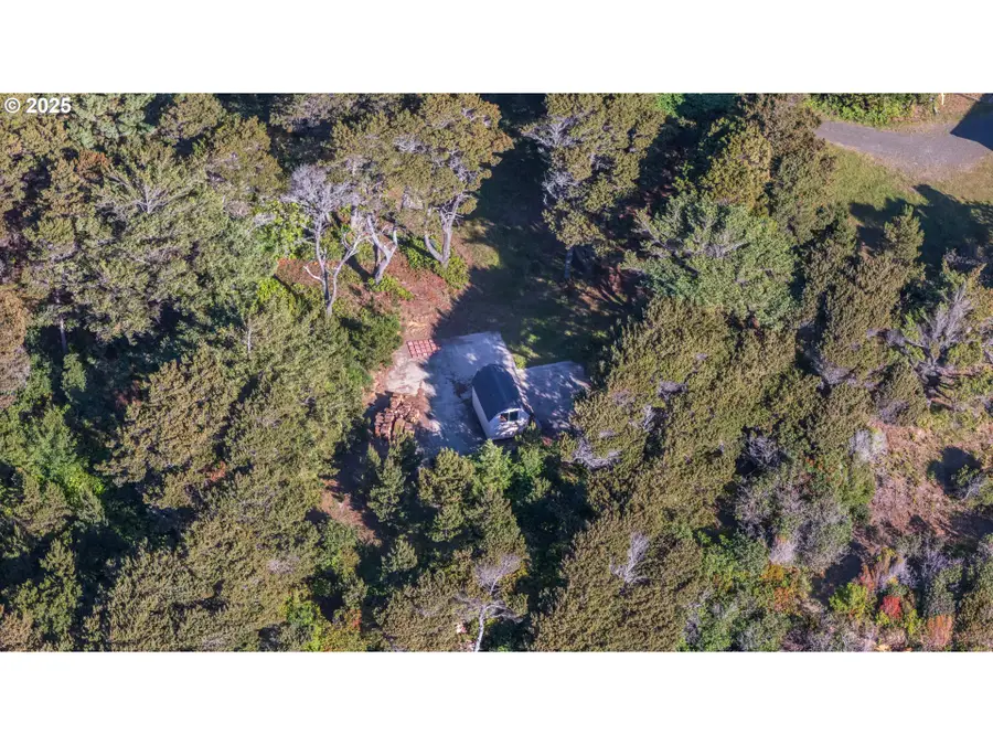 88677 Whiting Ln, Bandon, OR 97411 - Image #3