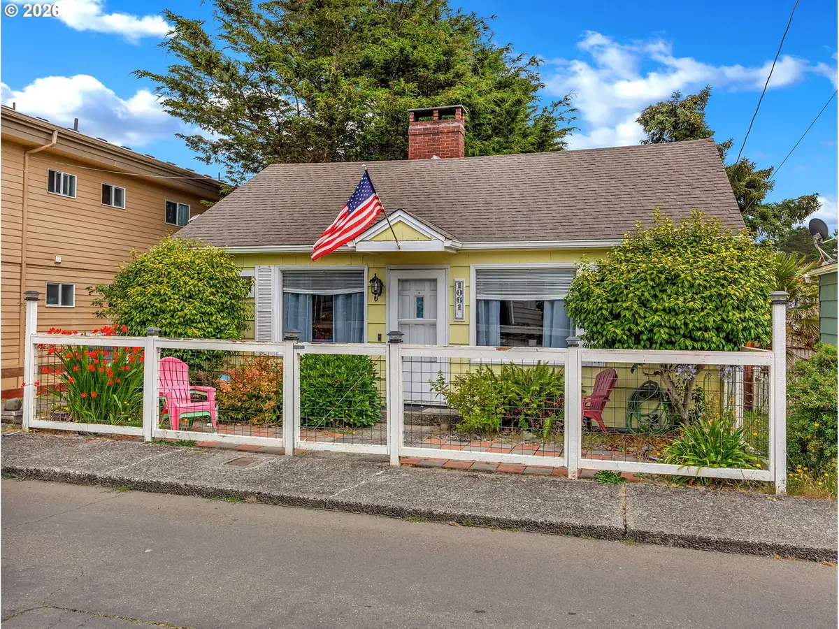 1061 S Downing St, Seaside, OR 97138 - #1