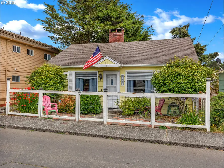 1061 S Downing St, Seaside, OR 97138 - #2