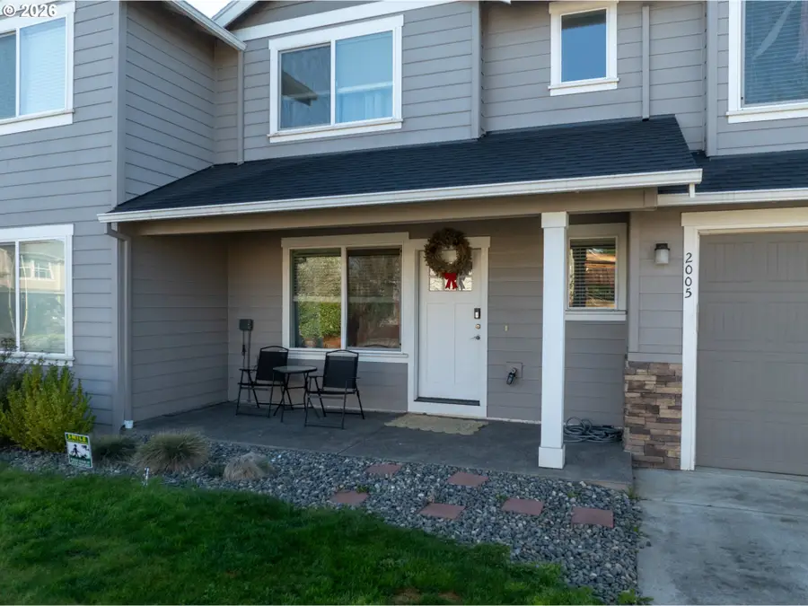 517 Cameo Dr, Hood River, OR 97031 - #2