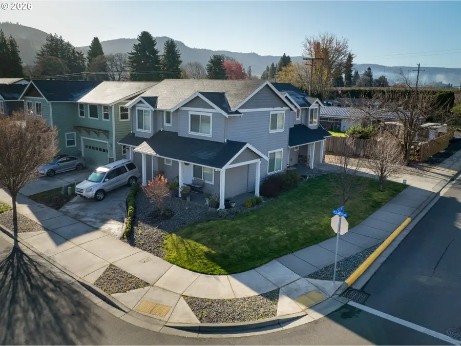 517 Cameo Dr, Hood River, OR 97031 - #3