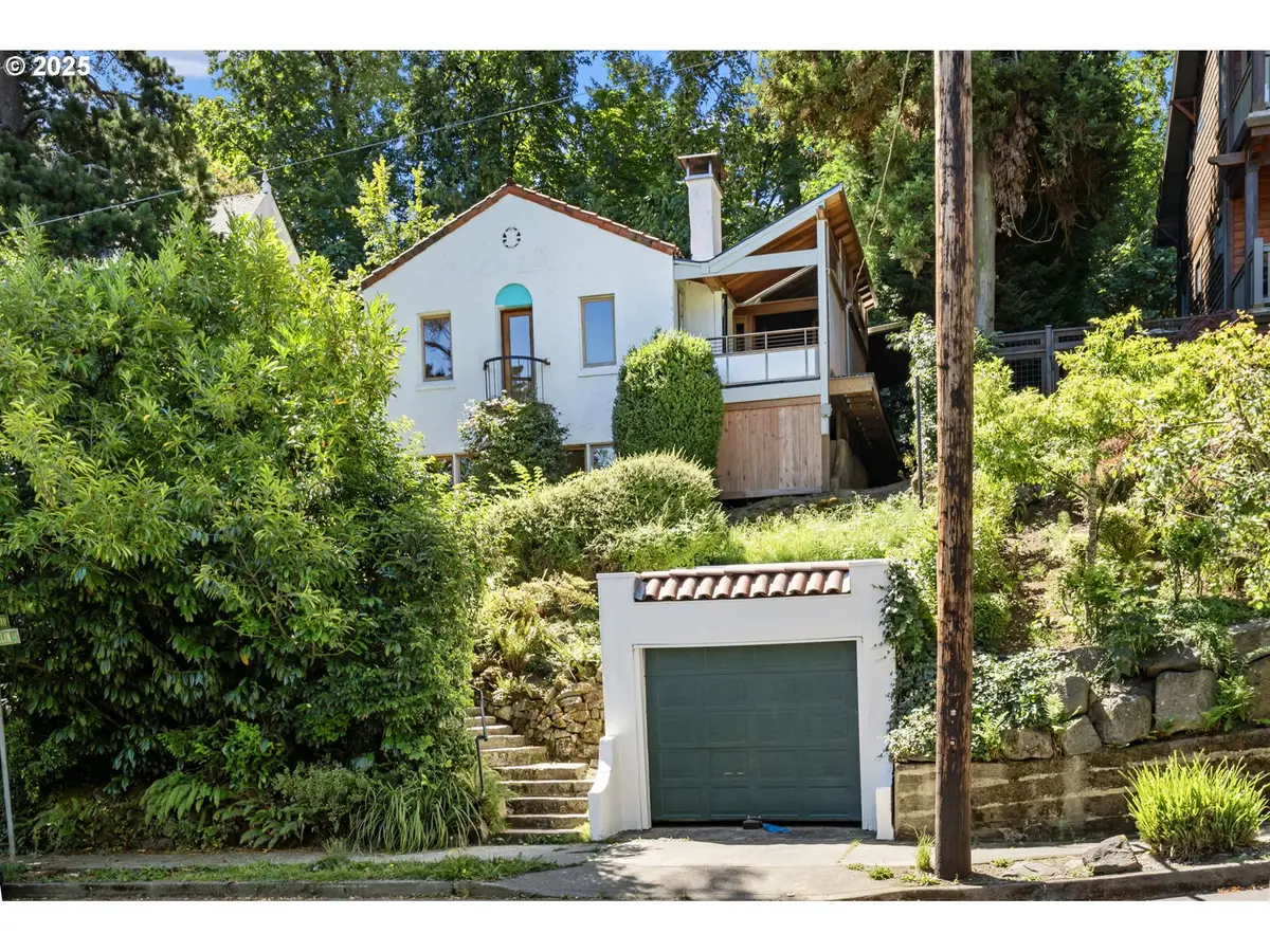 3366 NW Franklin Ct, Portland, OR 97210 - Image #1