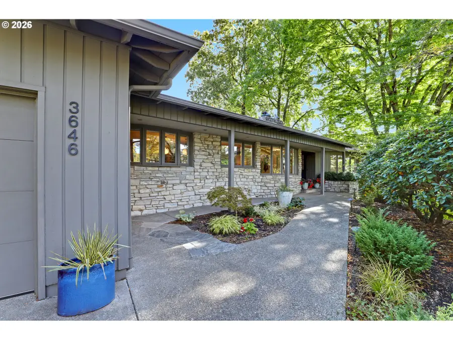 3646 SW 50th Ave, Portland, OR 97221 - #3