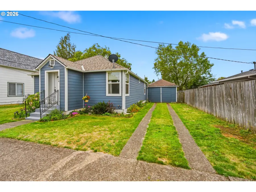 126 SW Harrison St, Sheridan, OR 97378 - #3
