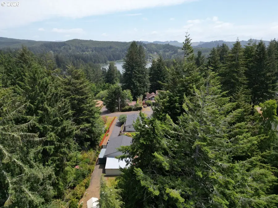 83411 Clear Lake Rd, Florence, OR 97439 - #3