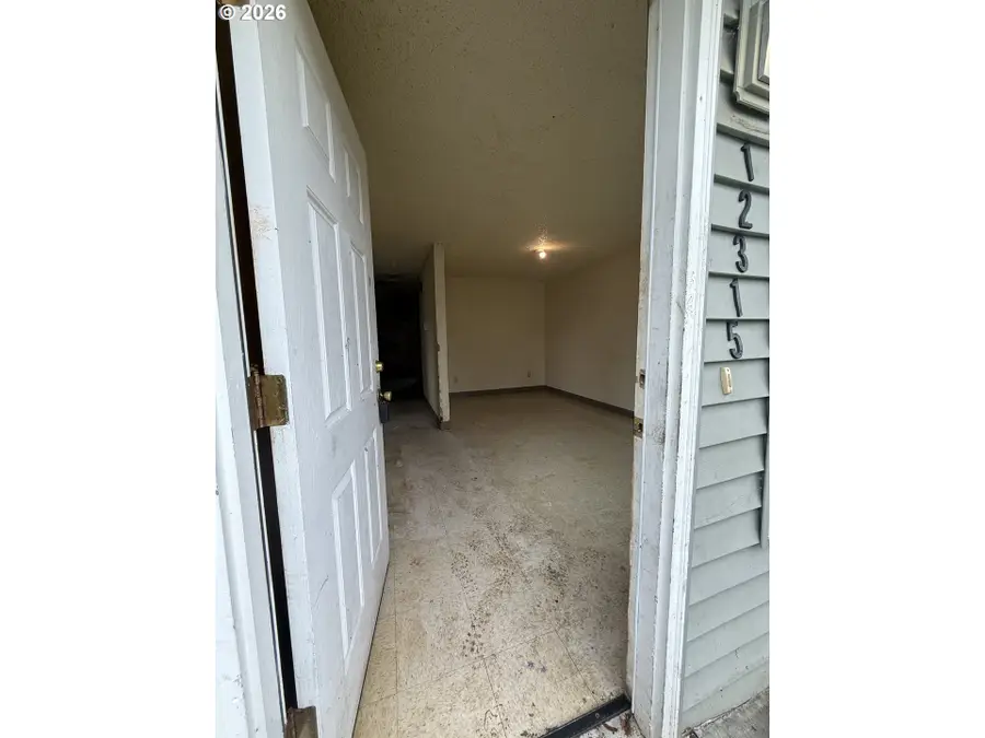 12315 SE 65th Ct, Milwaukie, OR 97222 - Image #3