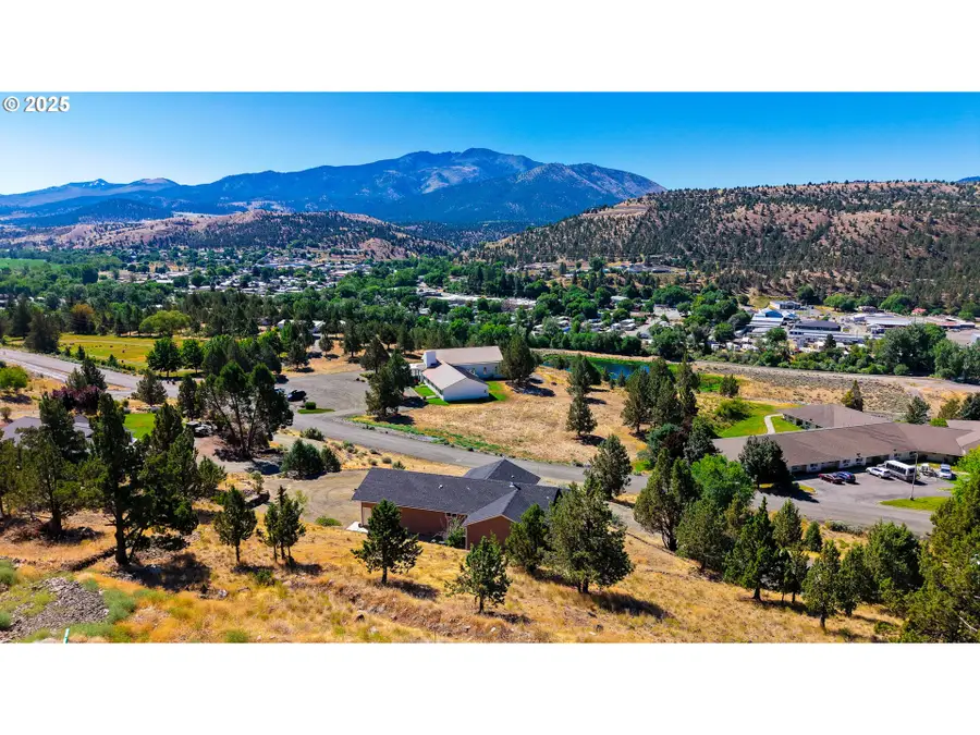 111 Valley View Dr, John Day, OR 97845 - Image #2