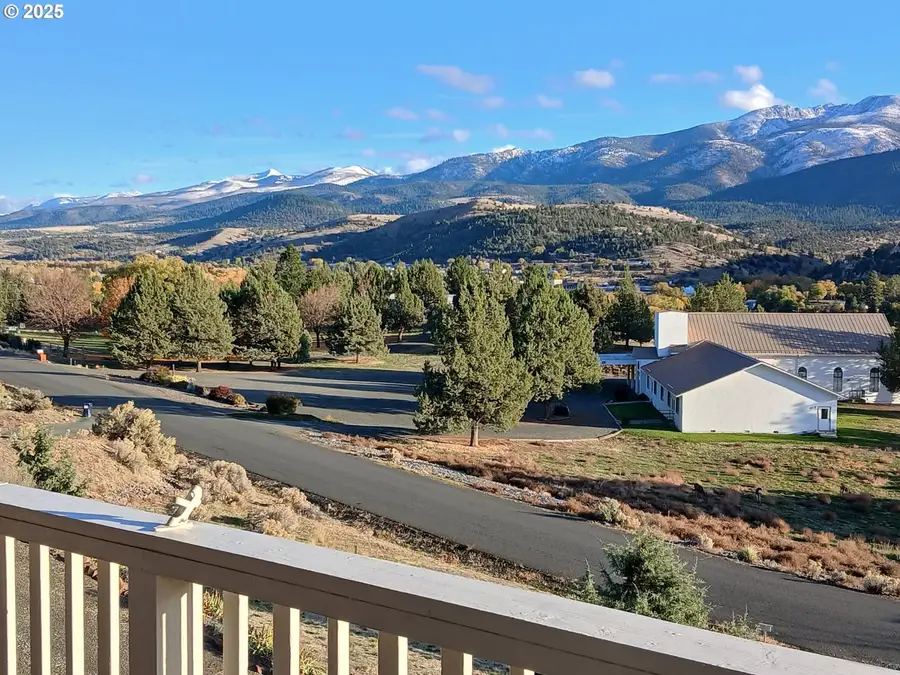111 Valley View Dr, John Day, OR 97845 - Image #3