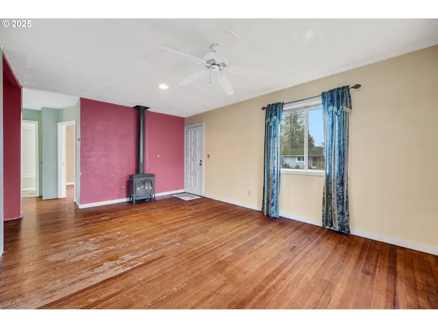 948 SW Maple St, Dallas, OR 97338 - Image #3