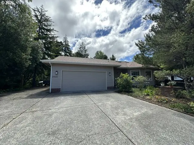 3960 Munsel Creek Dr, Florence, OR 97439 - #1