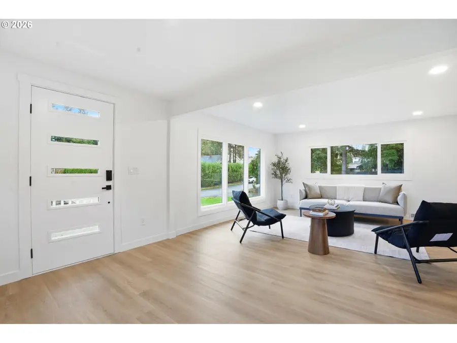 14123 SE Upper Aldercrest Dr, Milwaukie, OR 97267 - Image #3