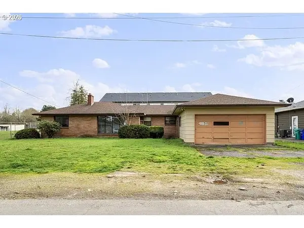 11272 NE Knott St, Portland, OR 97220