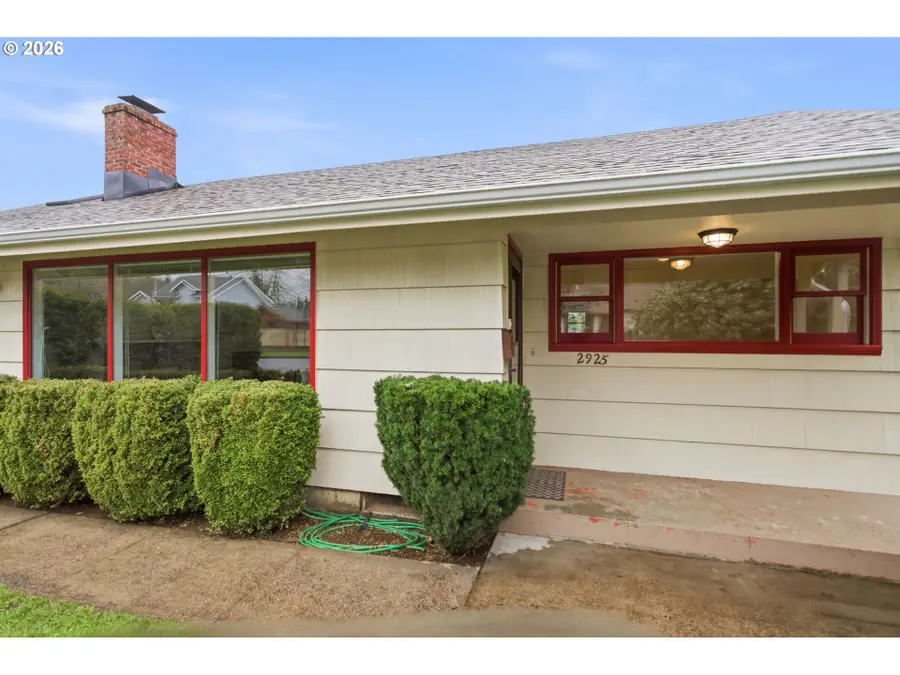 2925 Charnelton St, Eugene, OR 97405 - #2
