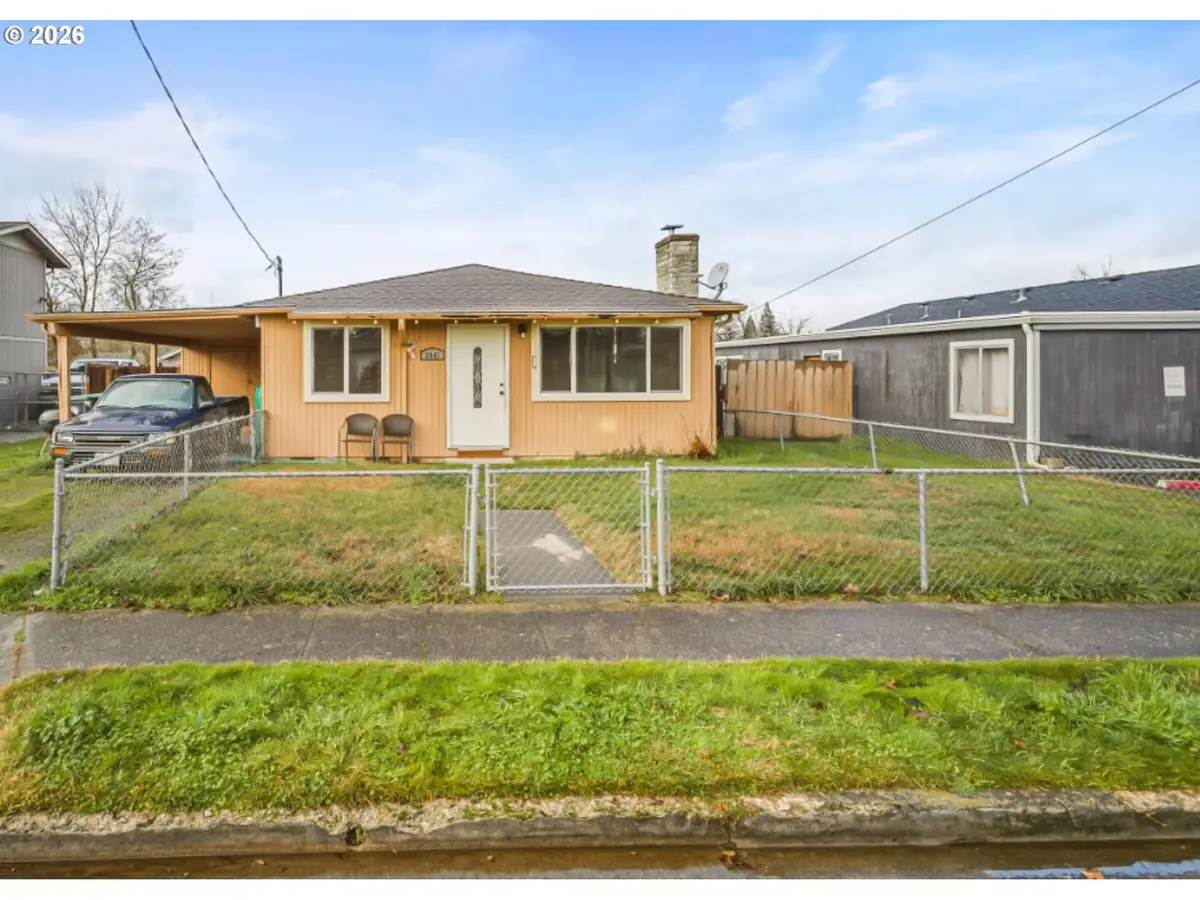 2841 Howard Ave, Medford, OR 97501 - Image #1