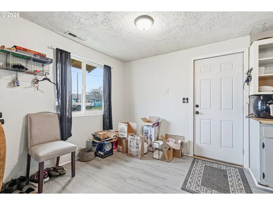 2841 Howard Ave, Medford, OR 97501 - Image #3