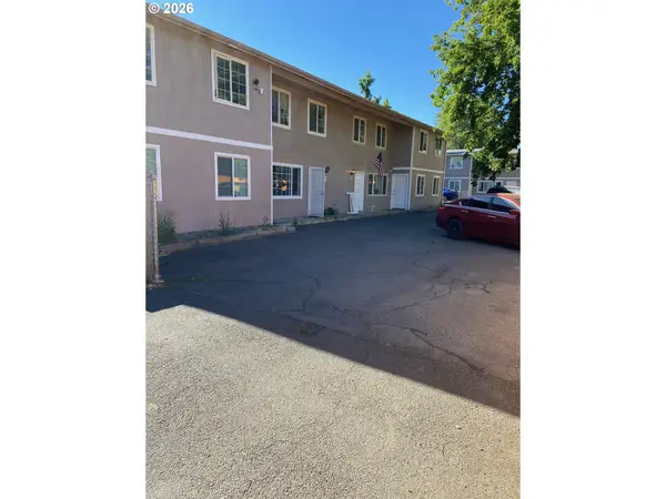 1215 W Main St #D, Medford, OR 97501