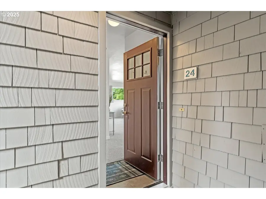 5858 S Riveridge Ln #24, Portland, OR 97239 - Image #3