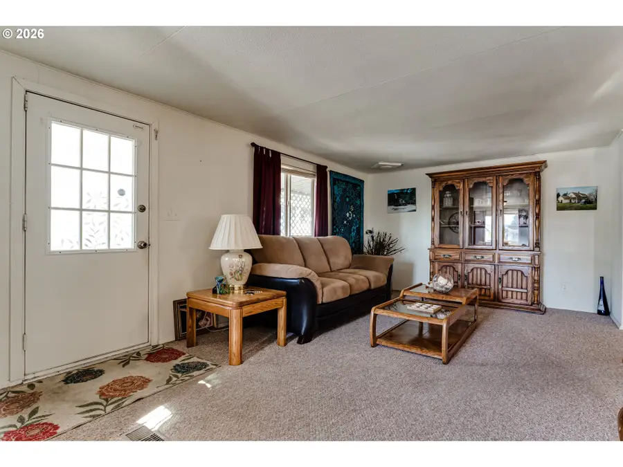 1400 Candlelight Dr, Eugene, OR 97402 - #2