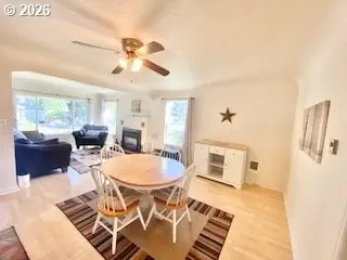 255 W Fairfield St, Gladstone, OR 97027 - #3