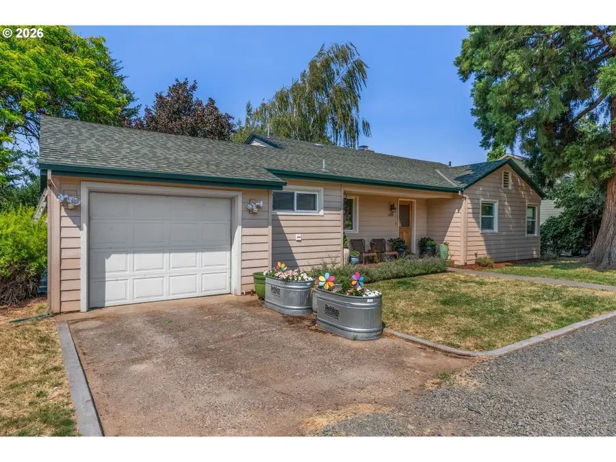 3200 Clemmons Dr, Hoodriver, OR 97031 - #2
