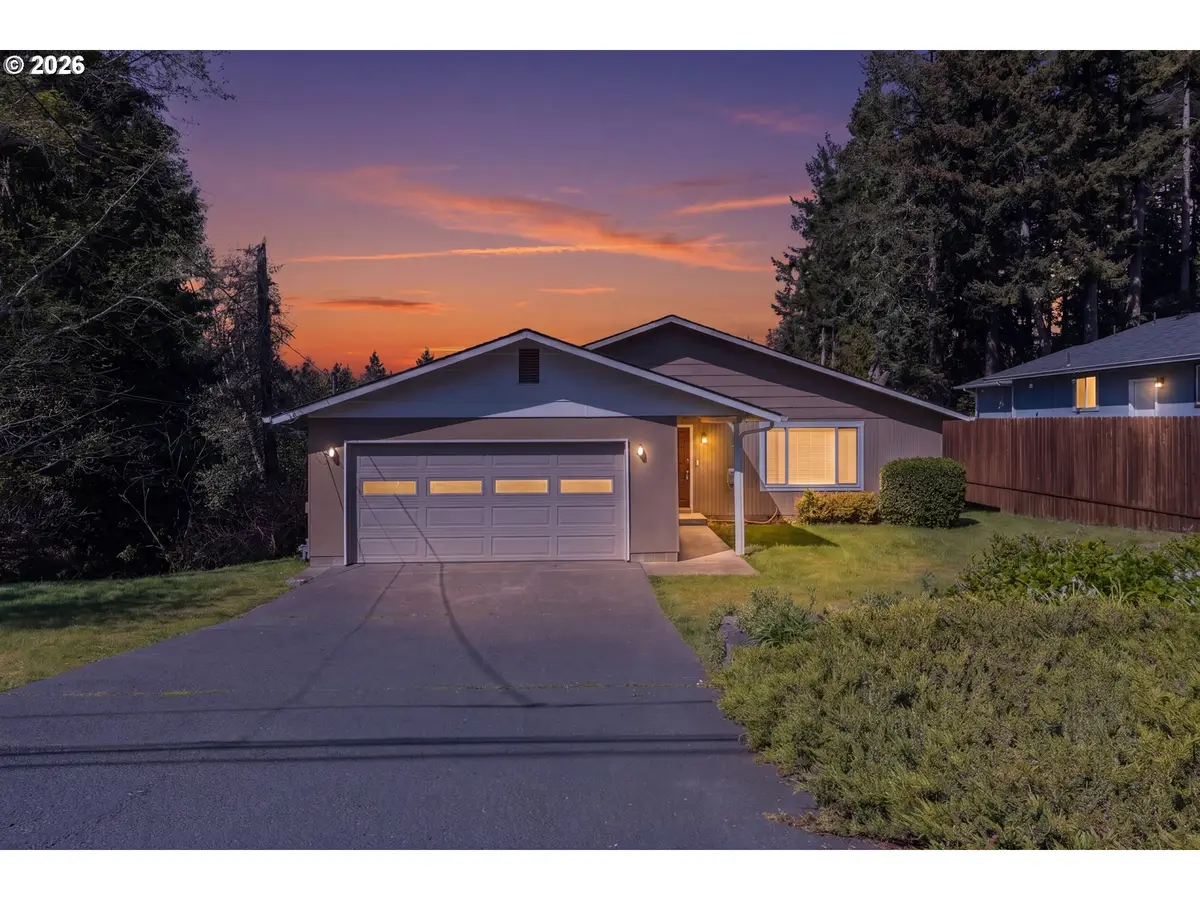 3570 Ash St, North Bend, OR 97459 - #1