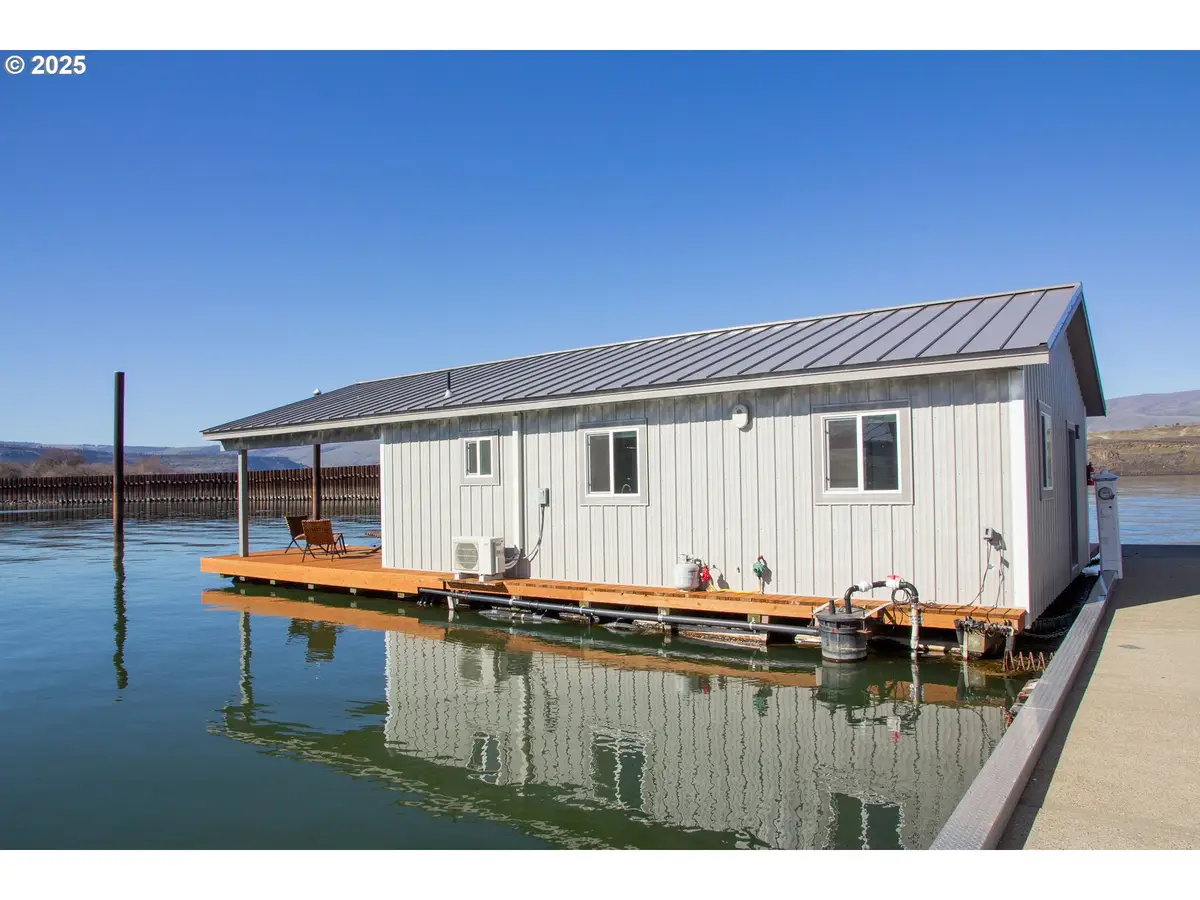 101 N Boat Basin Rd, The Dalles, OR 97058 - Image #1