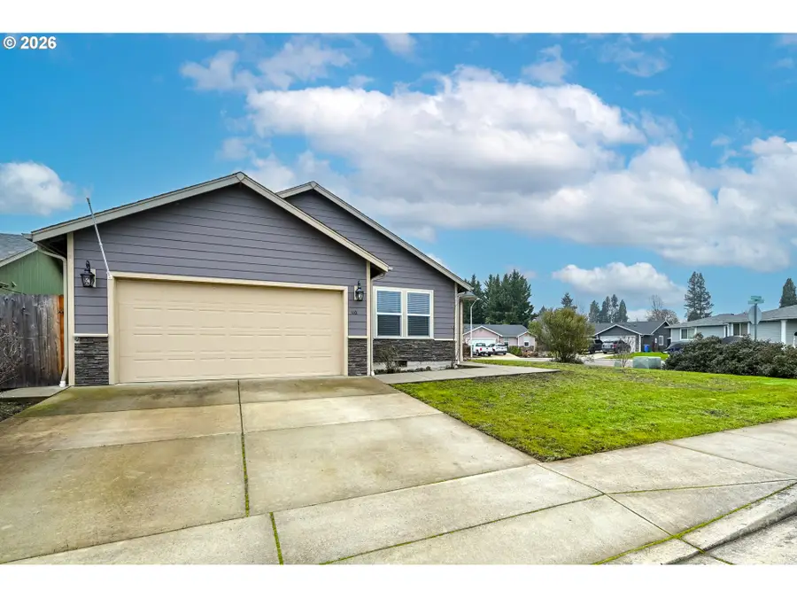 110 Teresa Ln, Winston, OR 97496 - Image #2