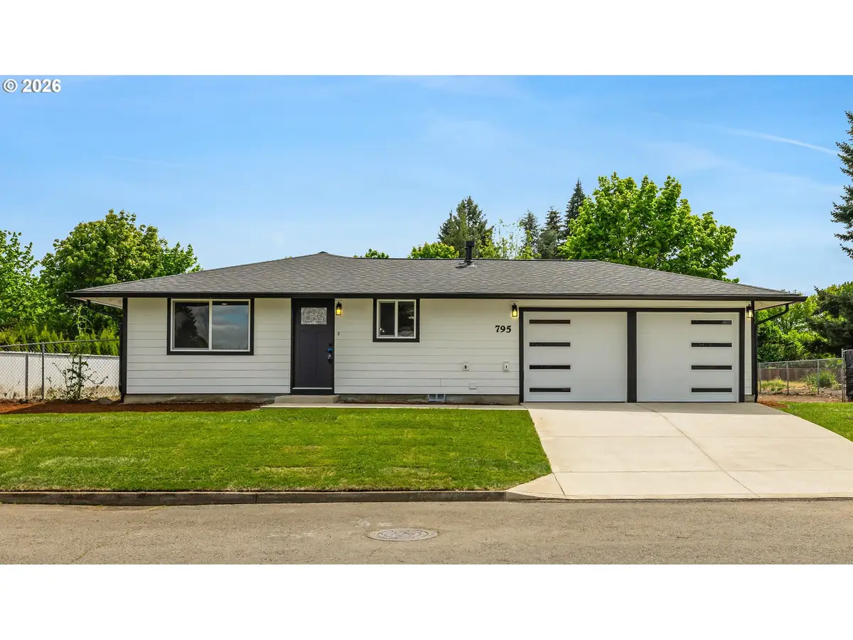 795 NW 6th Ave, Canby, OR 97013 - Image #1