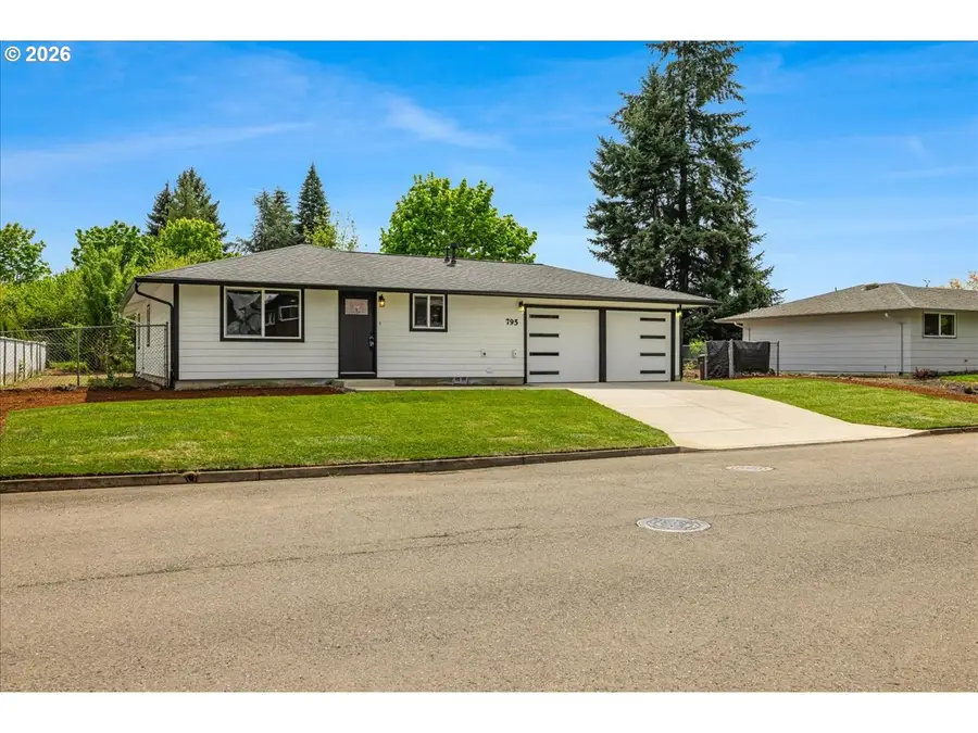 795 NW 6th Ave, Canby, OR 97013 - Image #3