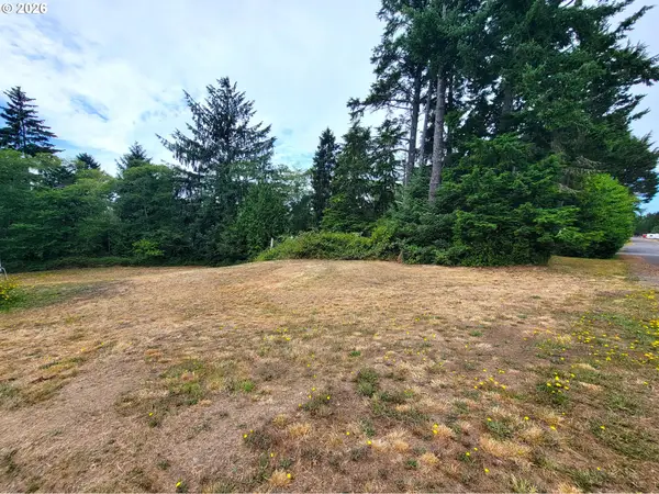 24313 Gile Pl, OceanPark, WA 98640