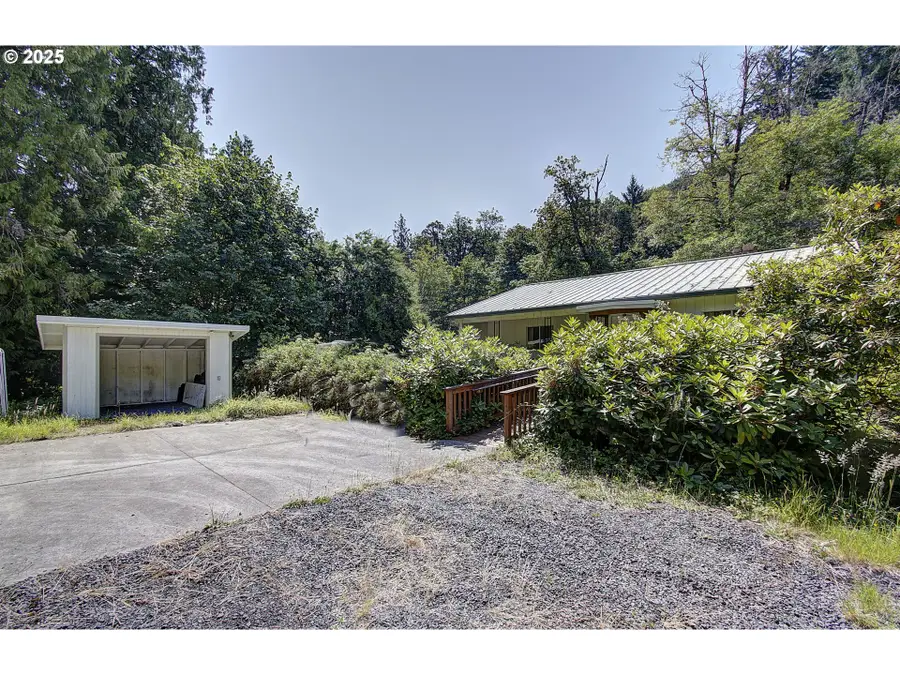 32084 Brooks Rd, Saint Helens, OR 97051 - Image #2