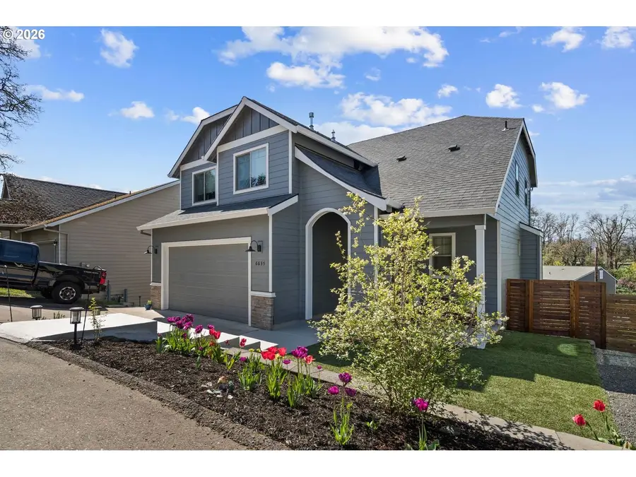 6635 Larissa Ln, Gladstone, OR 97027 - #2