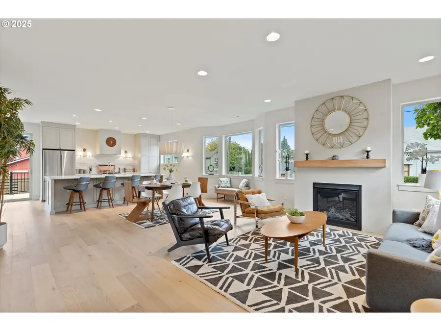 4643 N Gantenbein Ave, Portland, OR 97217 - Image #2