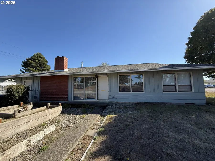 2975 Colorado Ave, North Bend, OR 97459 - Image #2