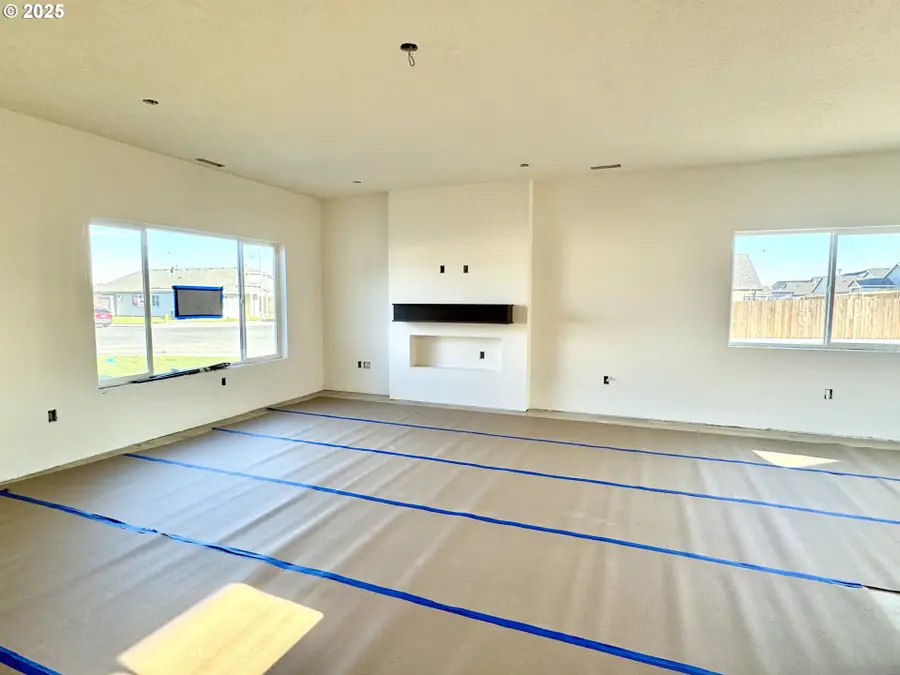 548 Arthur St, Umatilla, OR 97882 - Image #2