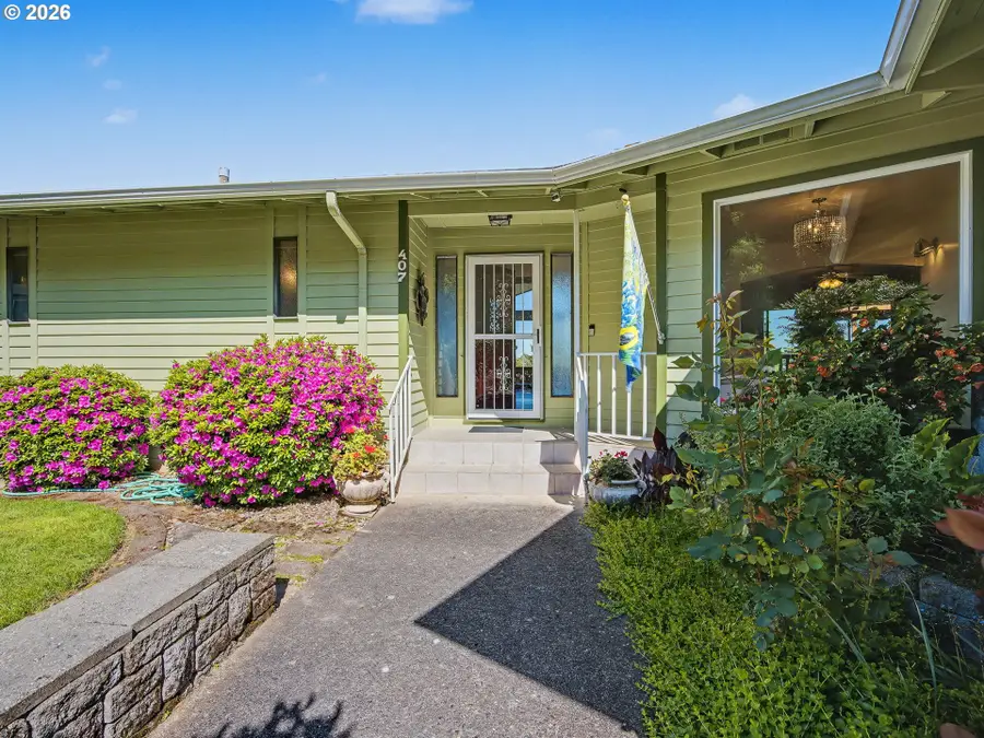 407 SW 7th St, Gresham, OR 97080 - #2
