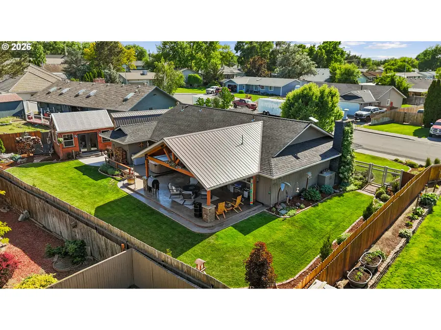 645 SE Pine Ct, Hermiston, OR 97838 - #3