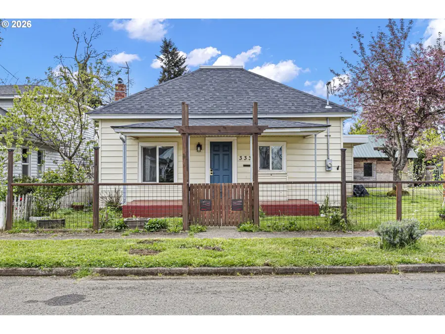 333 E Madison Ave, Cottage Grove, OR 97424 - #2