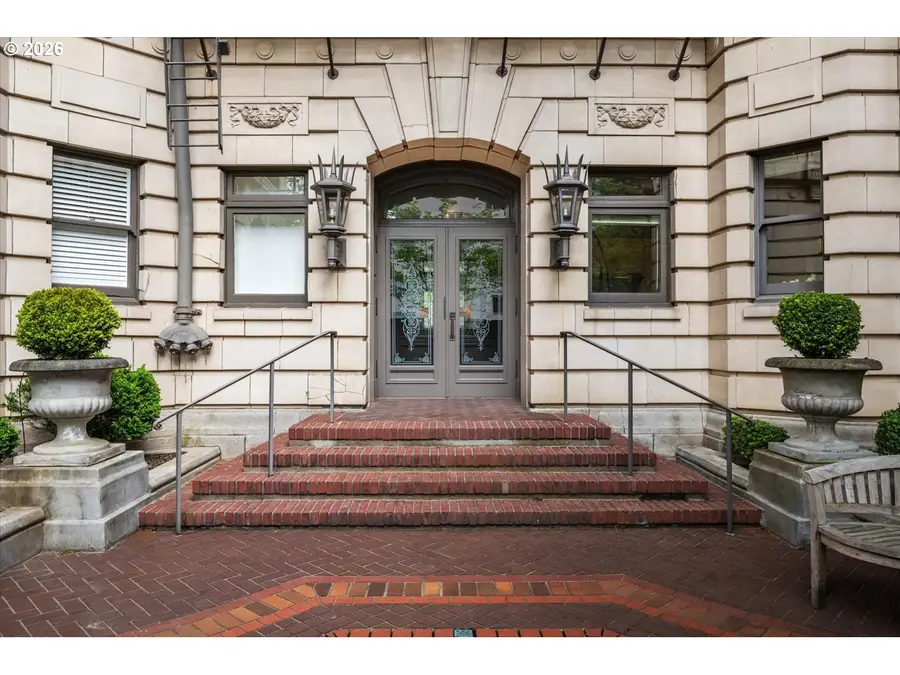 2141 NW Davis St #104, Portland, OR 97210 - #2