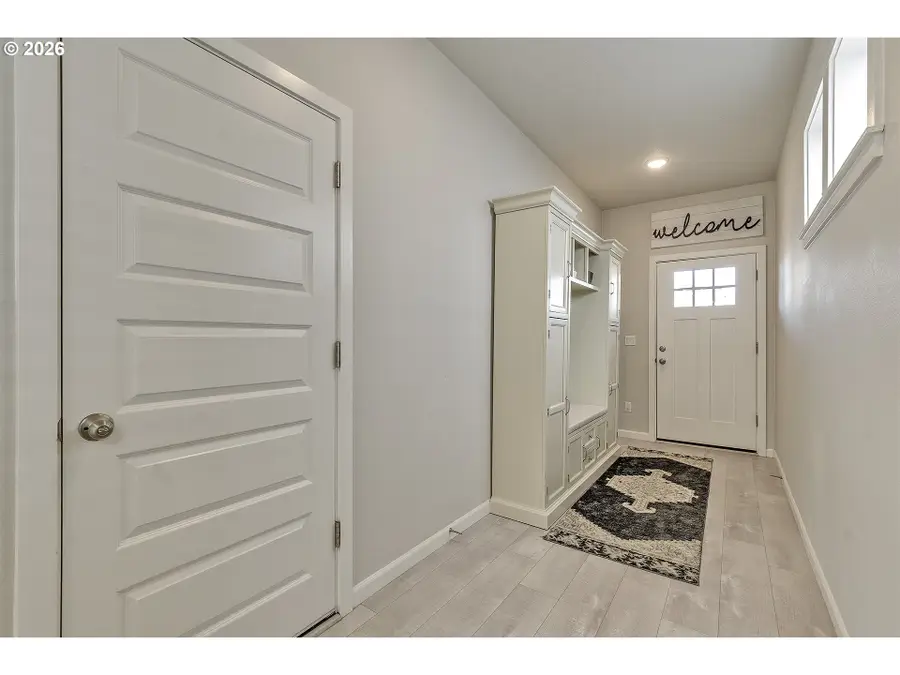 1825 Everett St, Forest Grove, OR 97116 - #2