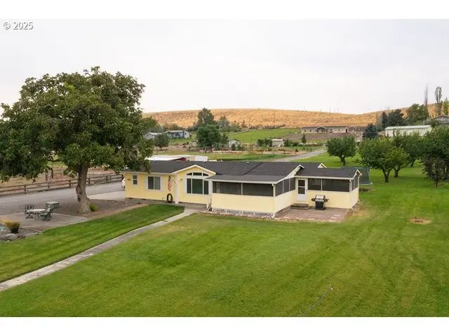 81700 Peach Tree Ln, Umatilla, OR 97882 - Image #1
