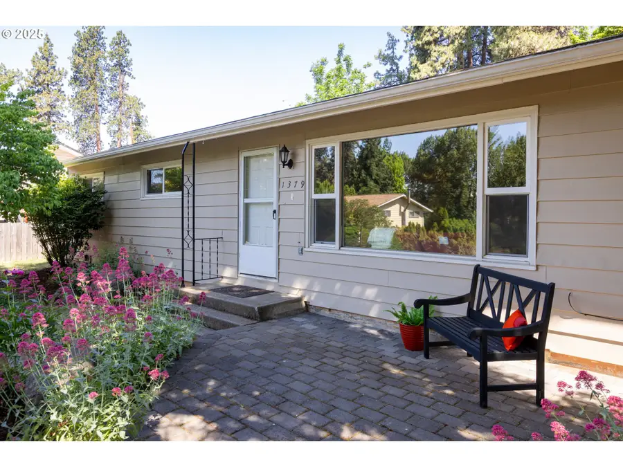 1379 Tucker Rd, Hood River, OR 97031 - Image #3